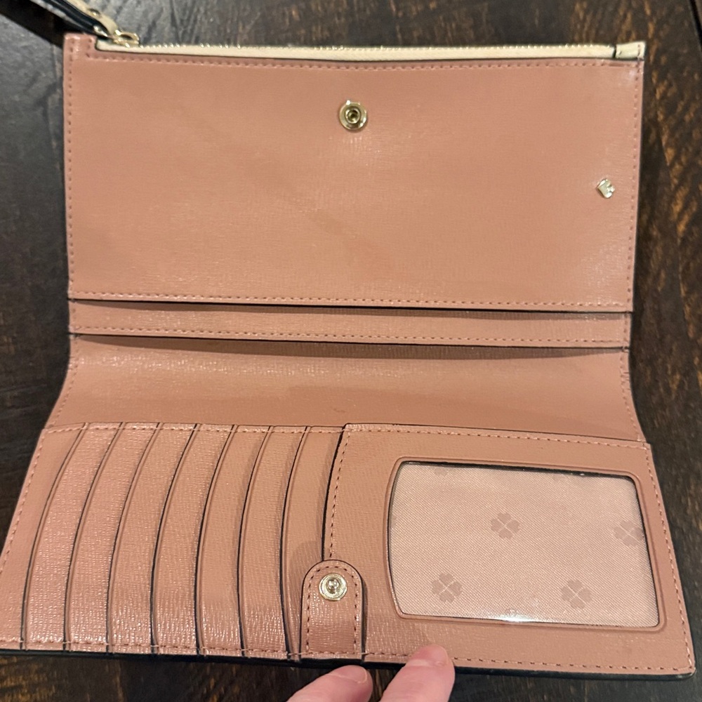 Kate Spade Two-Tone Saffiano Leather Wristlet Wallet Beige Black - Picture 8 of 8